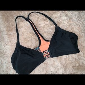 Super cute bikini top!